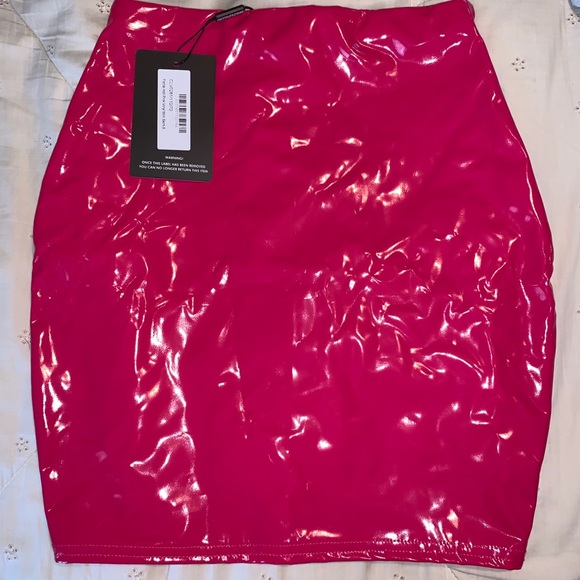 HOT PINK PRETTYLITTLETHING MINI VINYL SKIRT - Picture 3 of 3